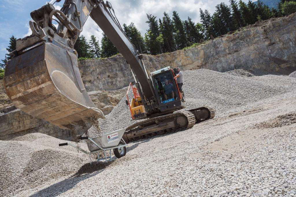 Selber Baggerfahren mit Firma Stummer