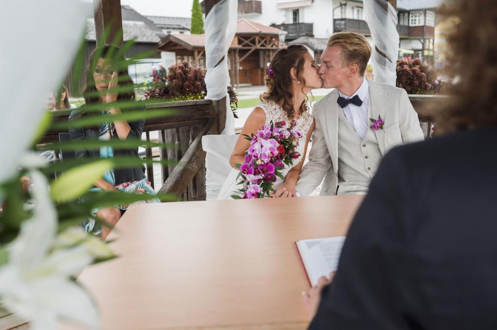 Hochzeit Karin und Dominik freie Trauung in Unterach am Attersee