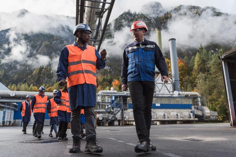 Fotos für Unternehmen, hier Industriefotos bei einem Werksbesuch in einem traditionsreichen Betrieb Fa. Resonac in Bad Goisern