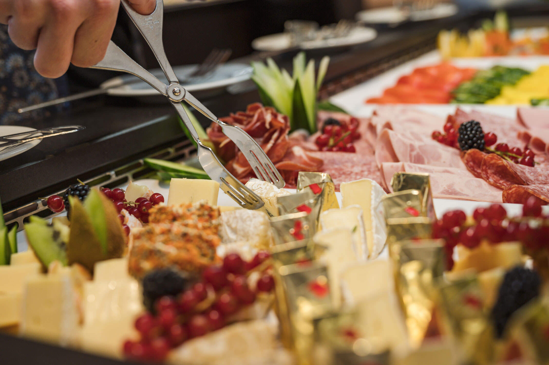 Käse am Frühstücksbuffet